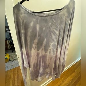 Cozy and flowy maternity shirt long sleeve